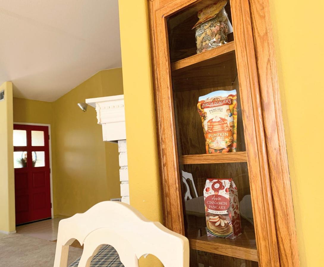 Festive Haven Room Hemet Exterior foto